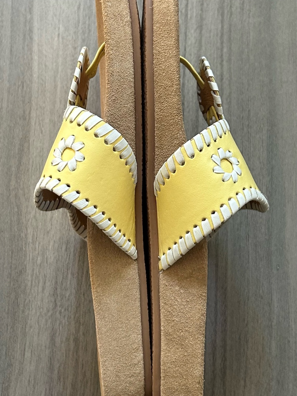 Yellow Jack Rogers Lemon Print Thong sandals Size 8.5M Comfort Jacks Molded - Picture 3 of 5